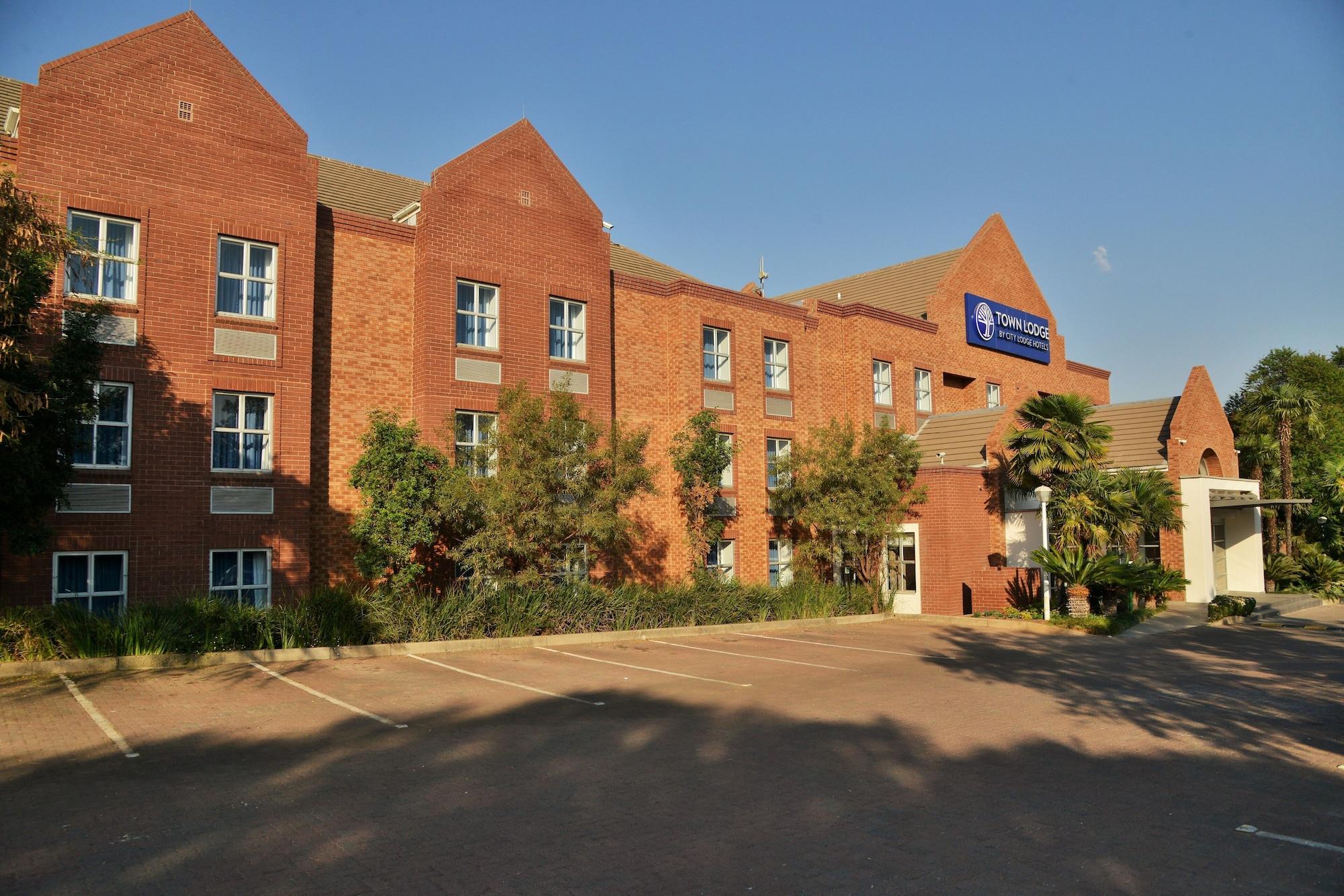Town Lodge Menlo Park Претория Екстериор снимка