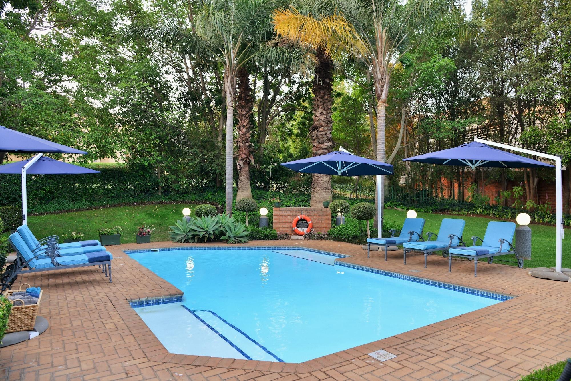 Town Lodge Menlo Park Претория Екстериор снимка