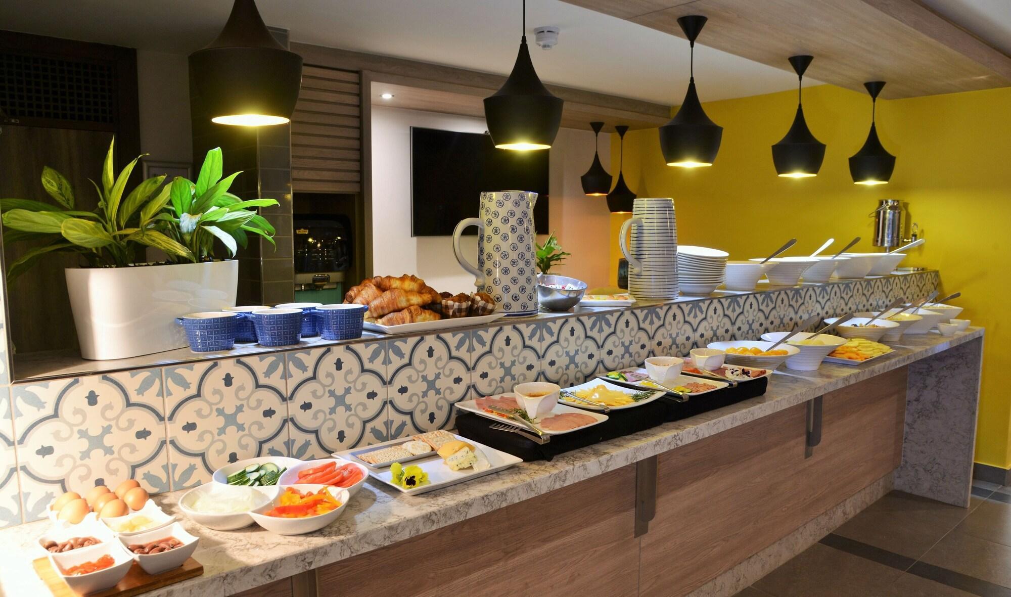 Town Lodge Menlo Park Претория Екстериор снимка