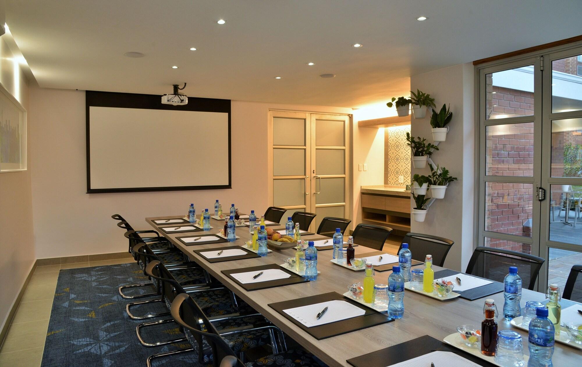 Town Lodge Menlo Park Претория Екстериор снимка