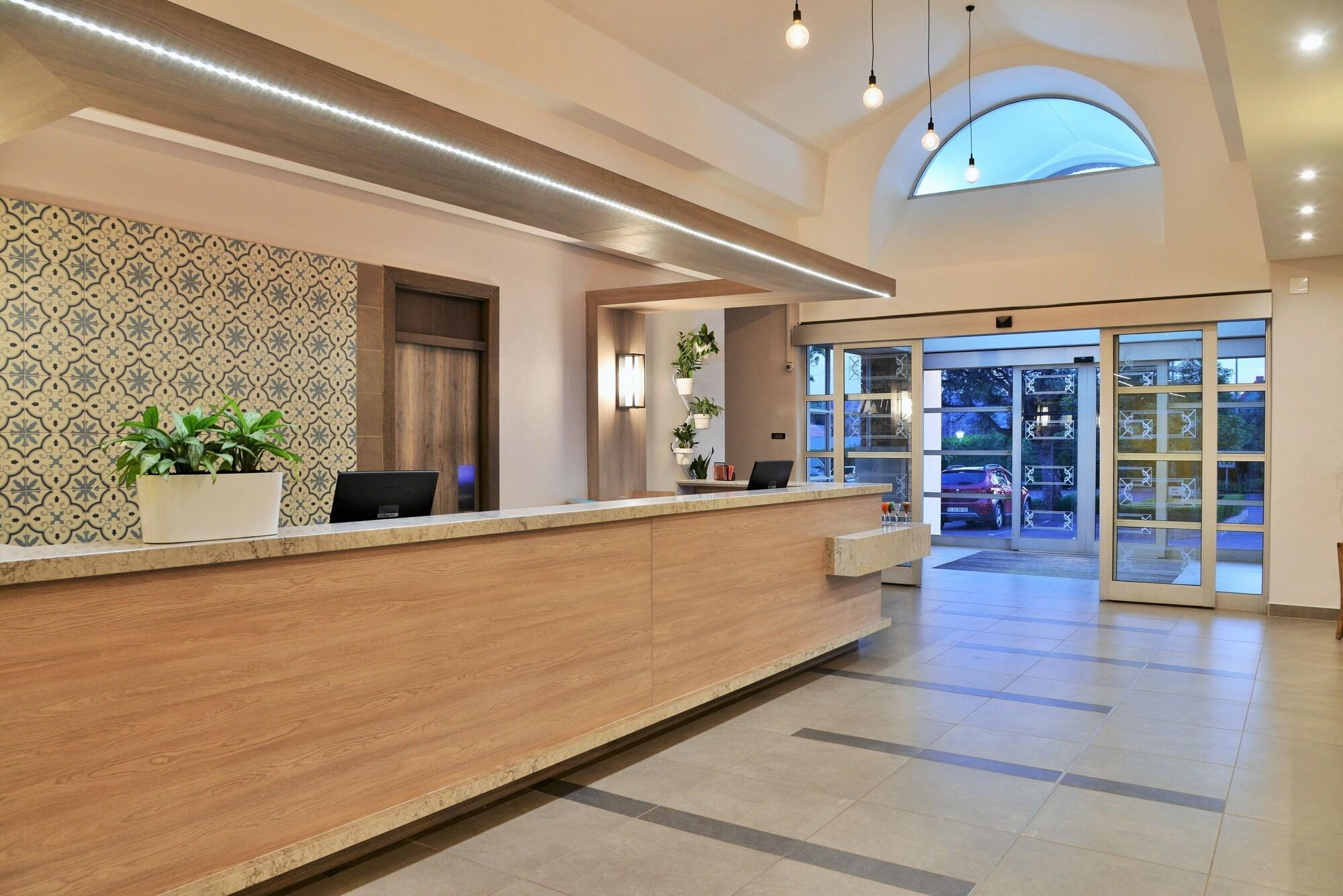 Town Lodge Menlo Park Претория Екстериор снимка