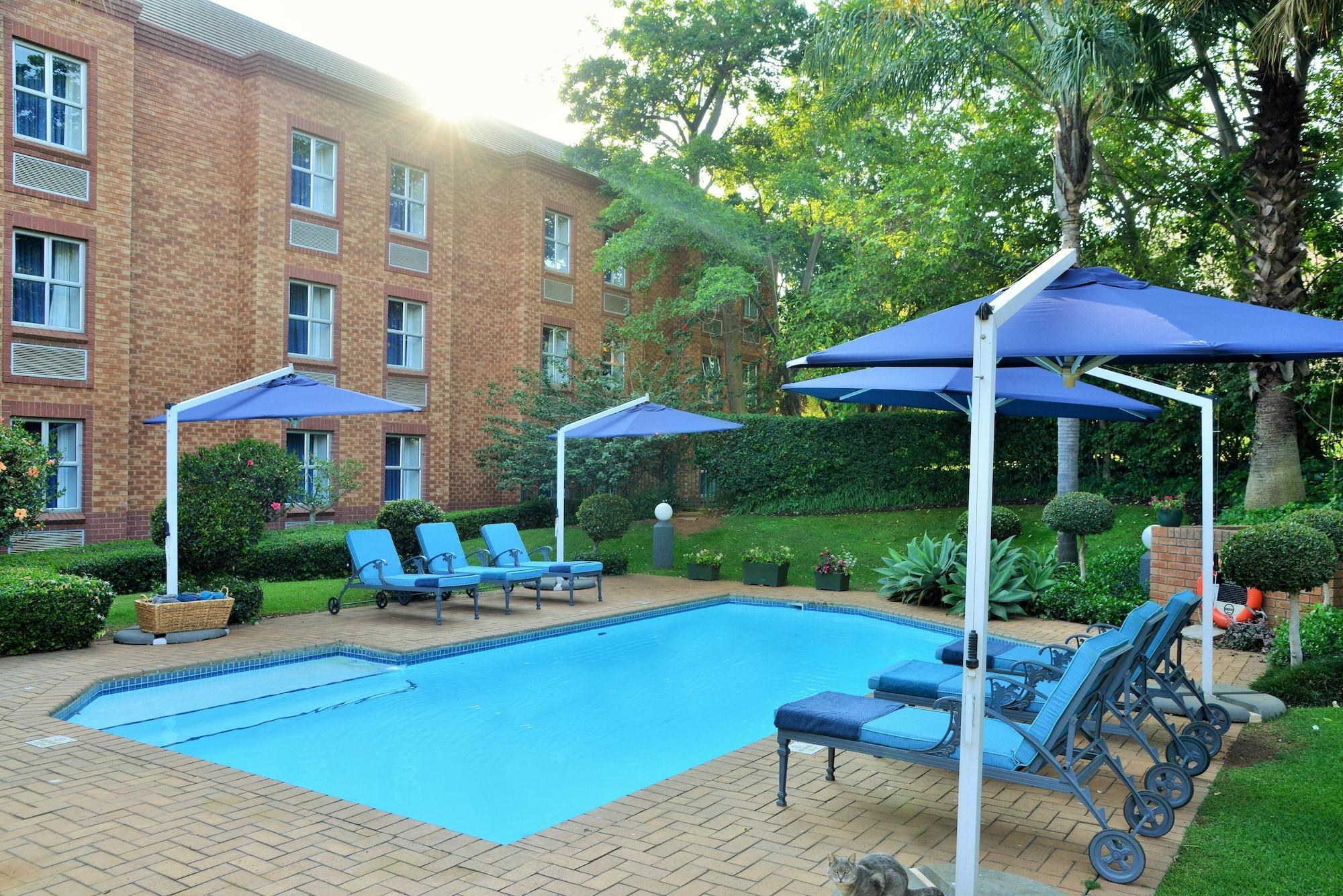 Town Lodge Menlo Park Претория Екстериор снимка