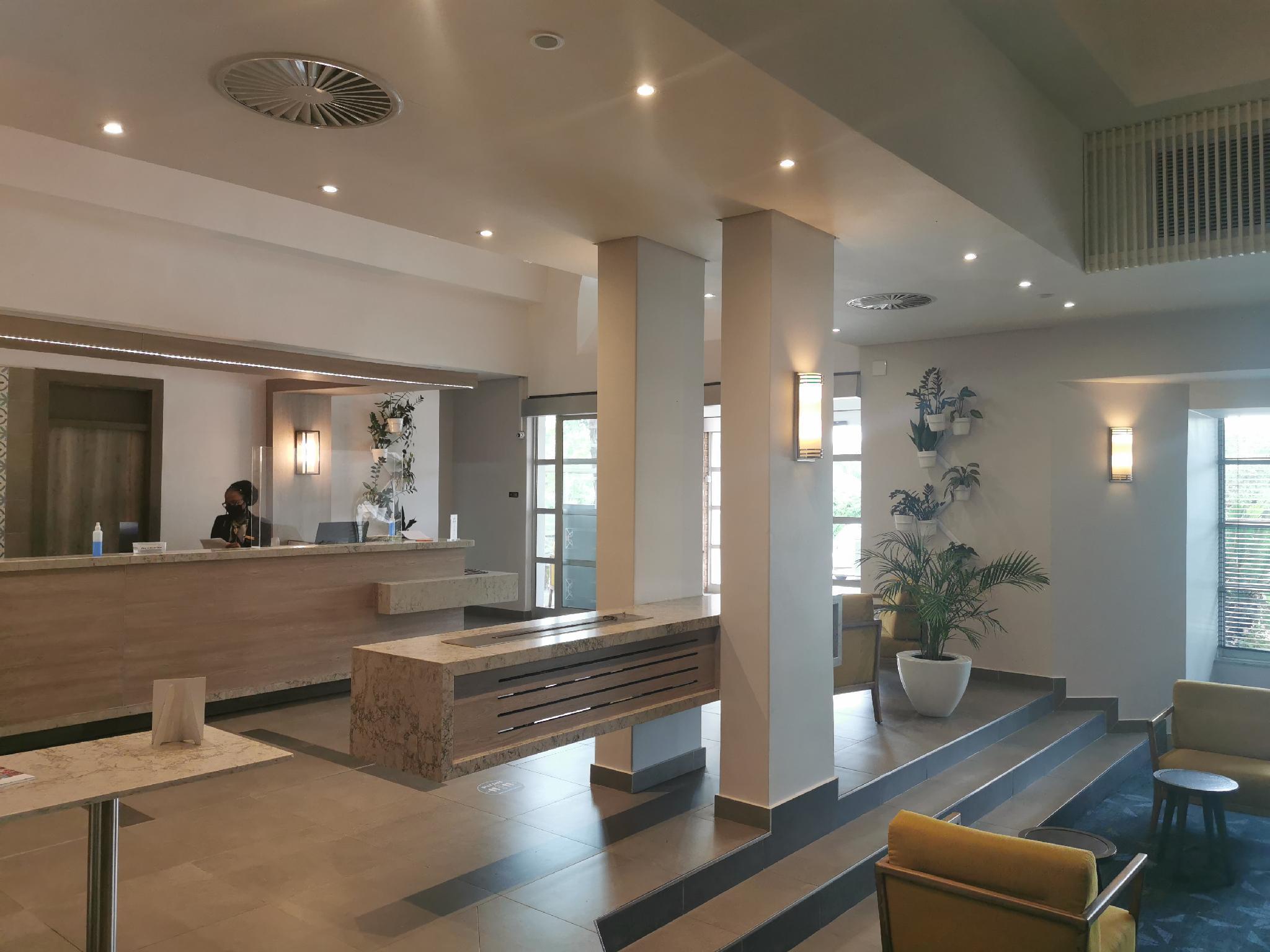 Town Lodge Menlo Park Претория Екстериор снимка