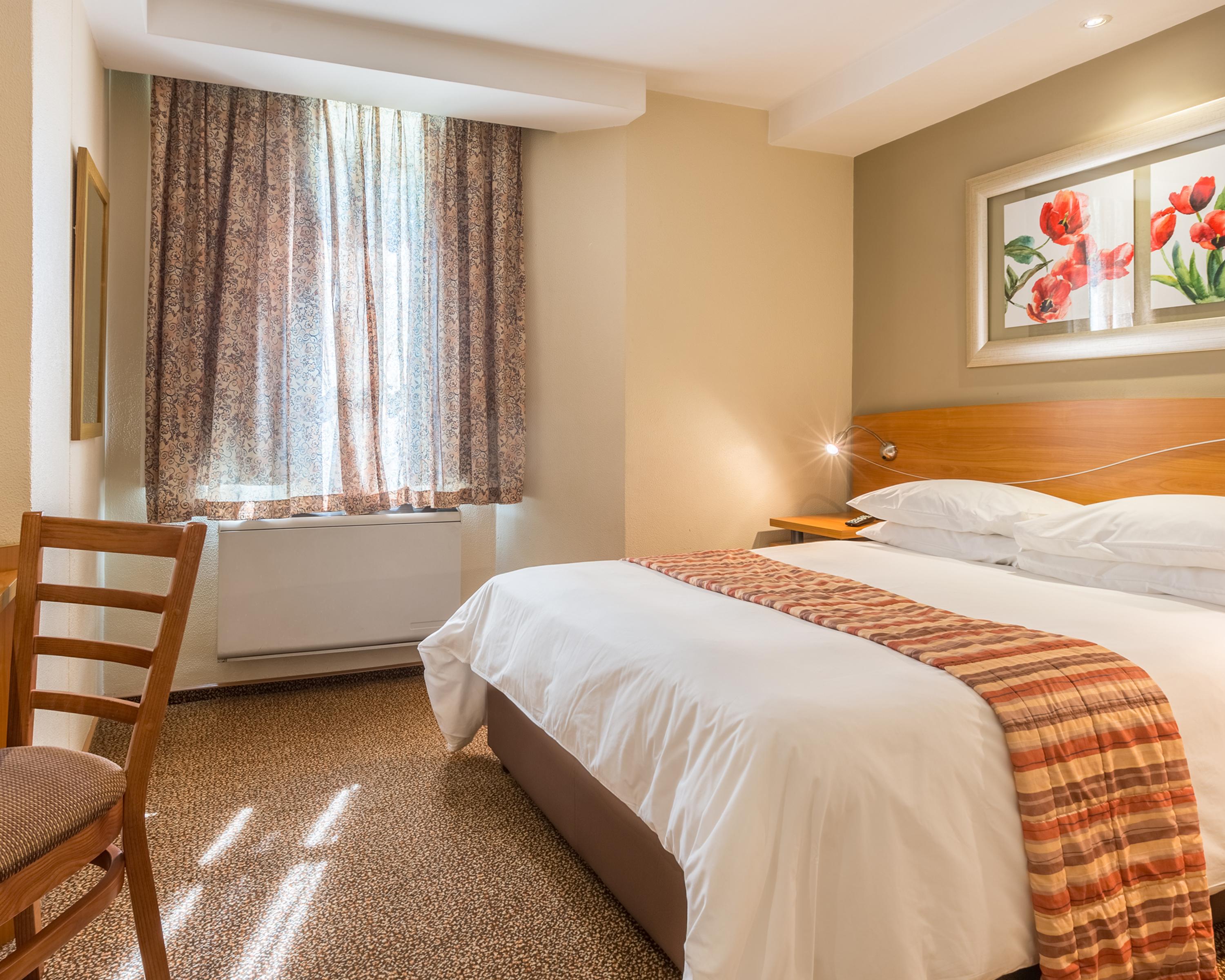 Town Lodge Menlo Park Претория Екстериор снимка