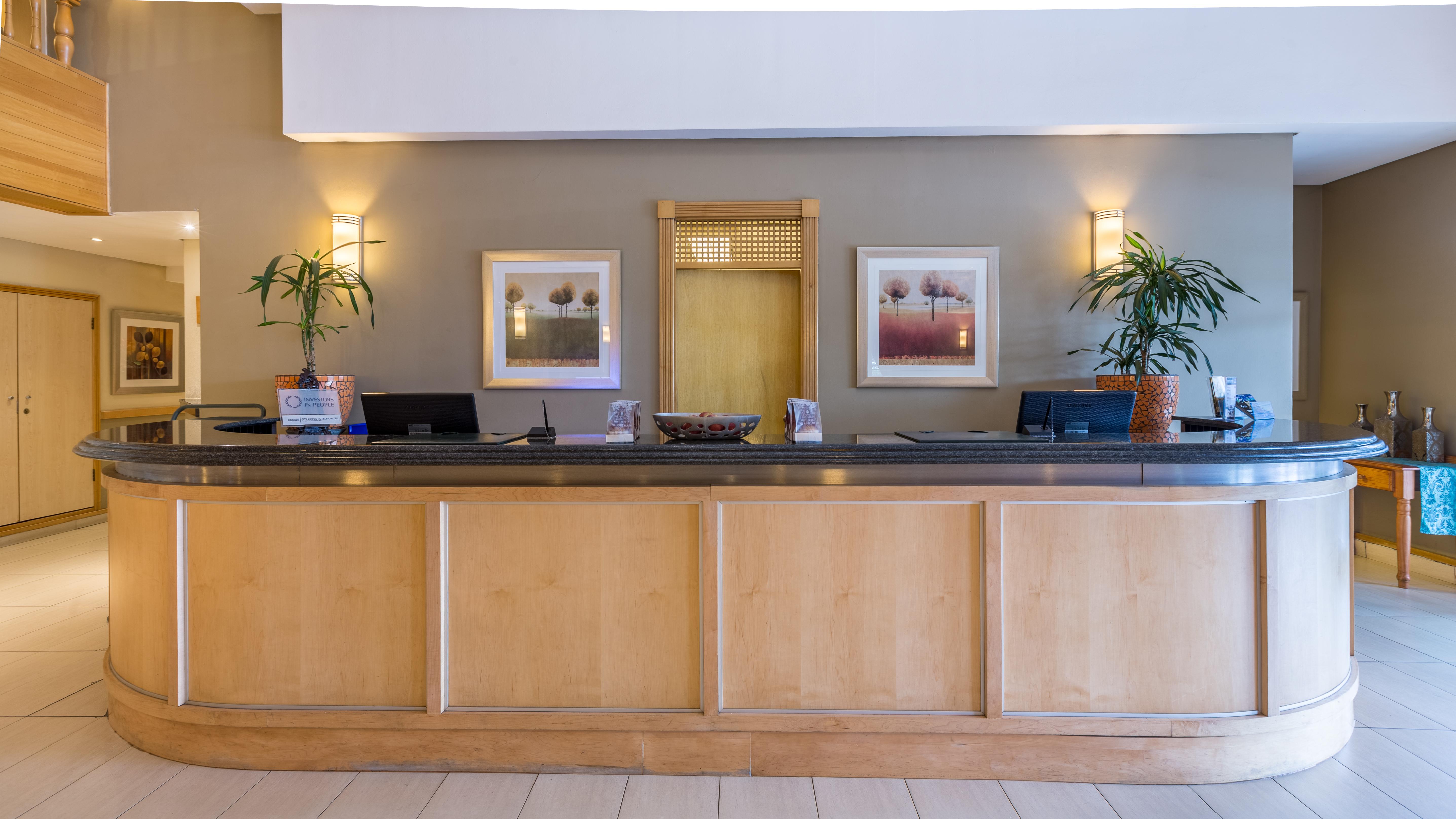 Town Lodge Menlo Park Претория Екстериор снимка
