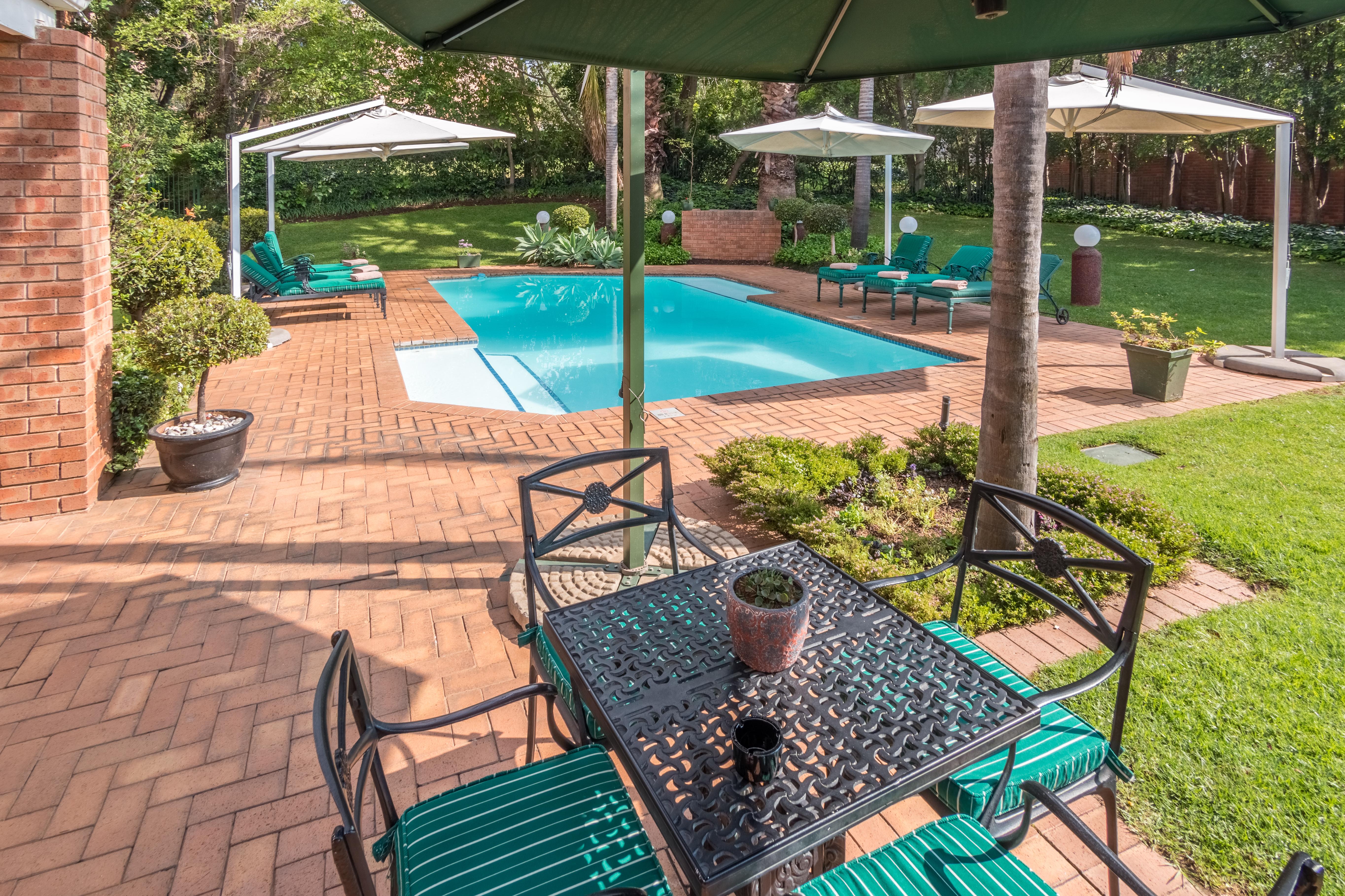 Town Lodge Menlo Park Претория Екстериор снимка