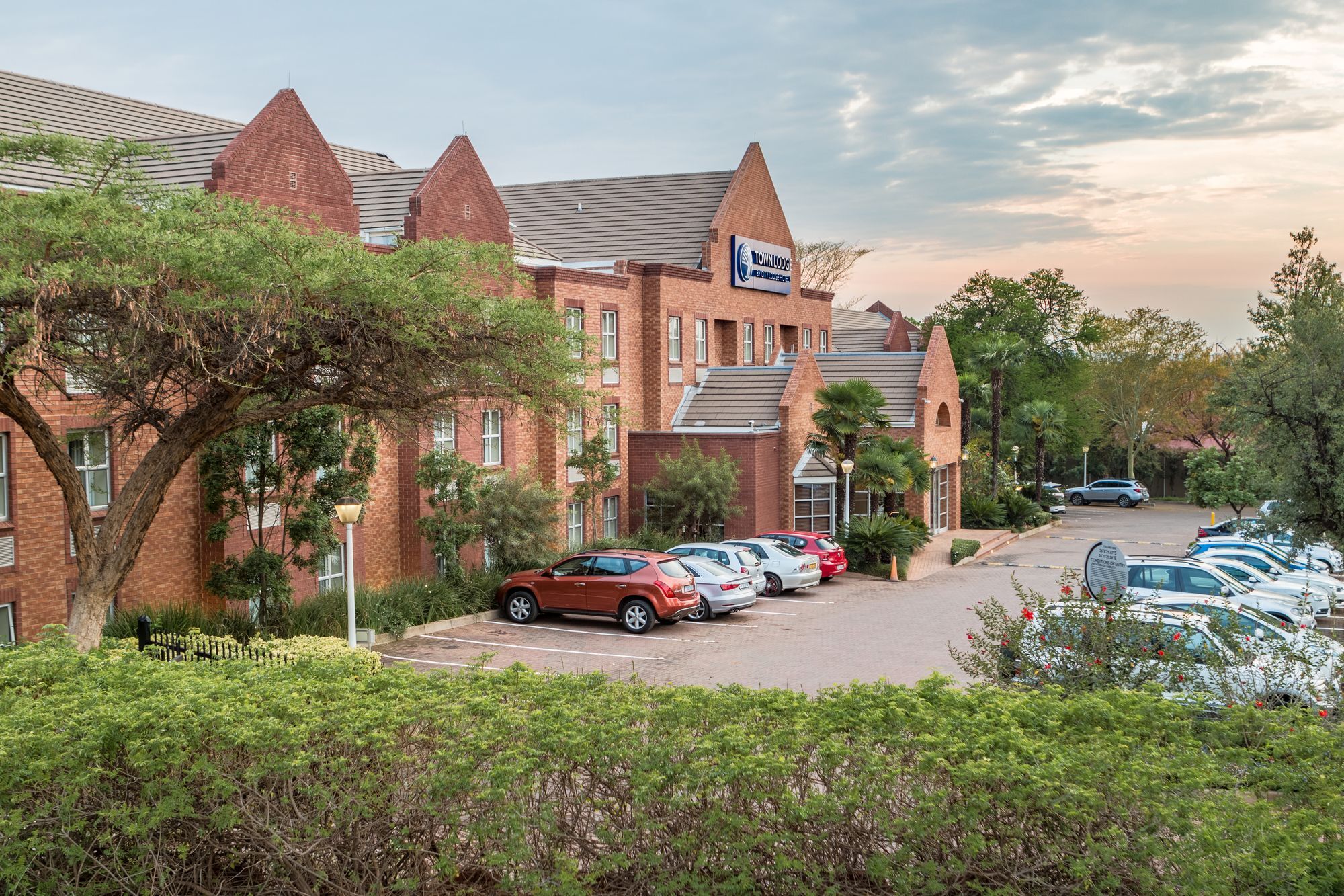 Town Lodge Menlo Park Претория Екстериор снимка