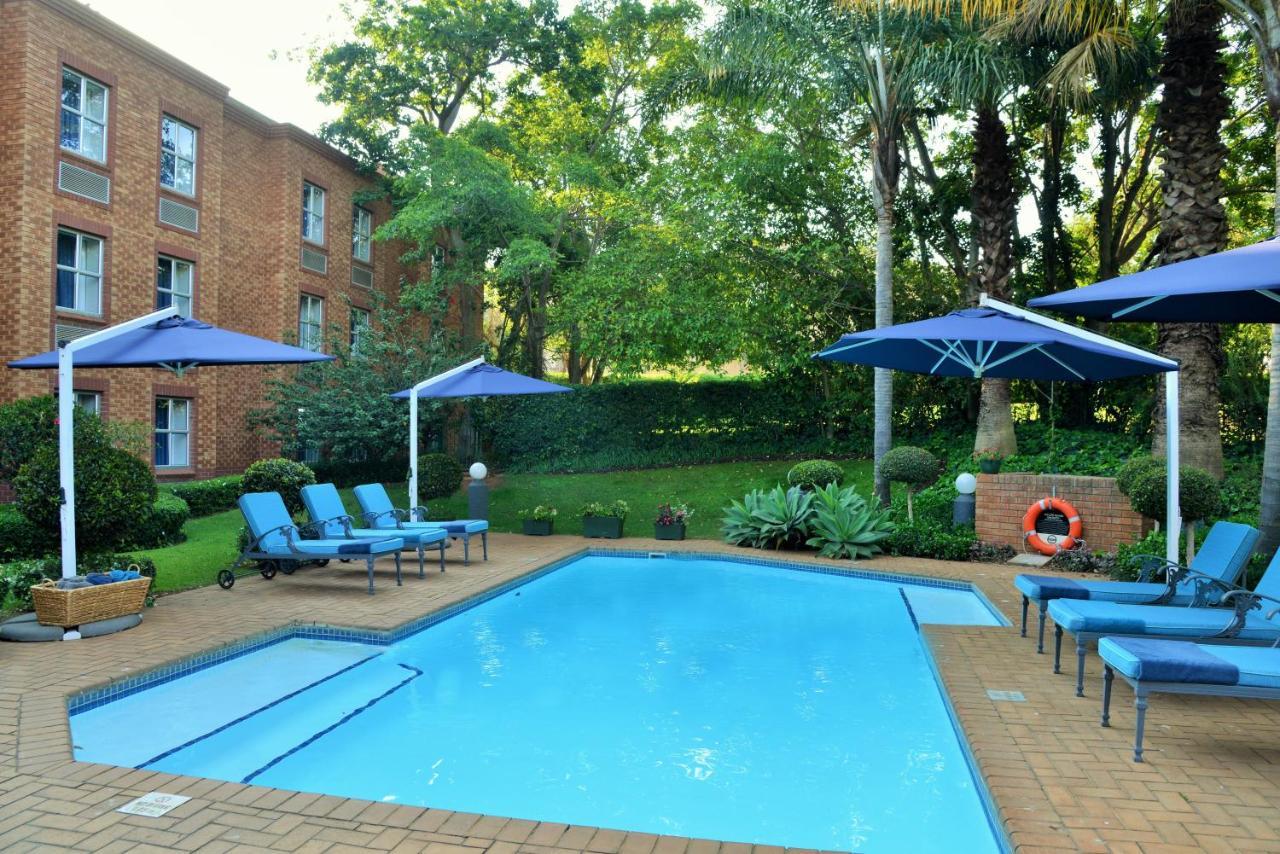 Town Lodge Menlo Park Претория Екстериор снимка