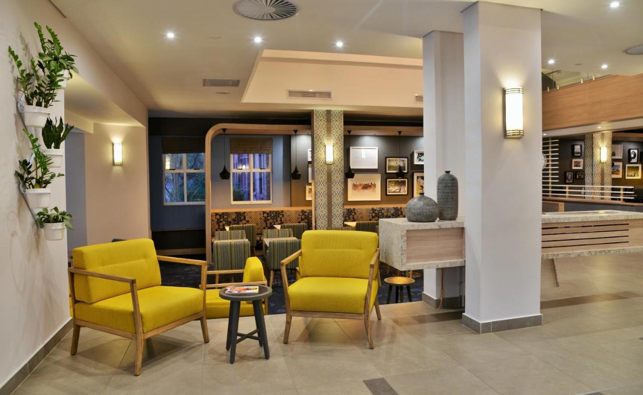 Town Lodge Menlo Park Претория Екстериор снимка